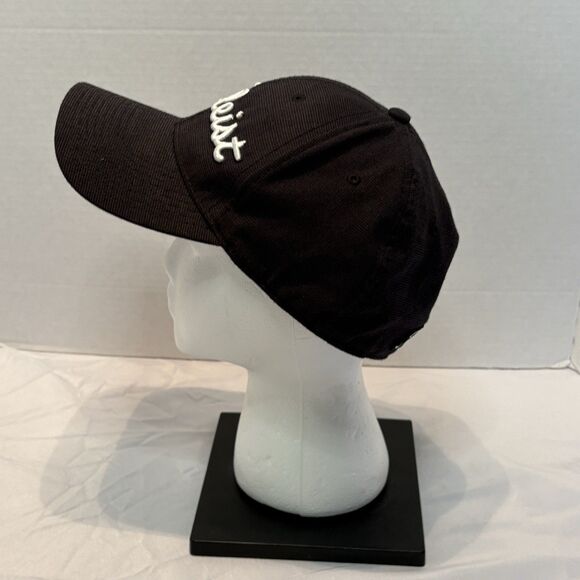Titleist Black Fitted Hat Size L/XL - Picture 3 of 8